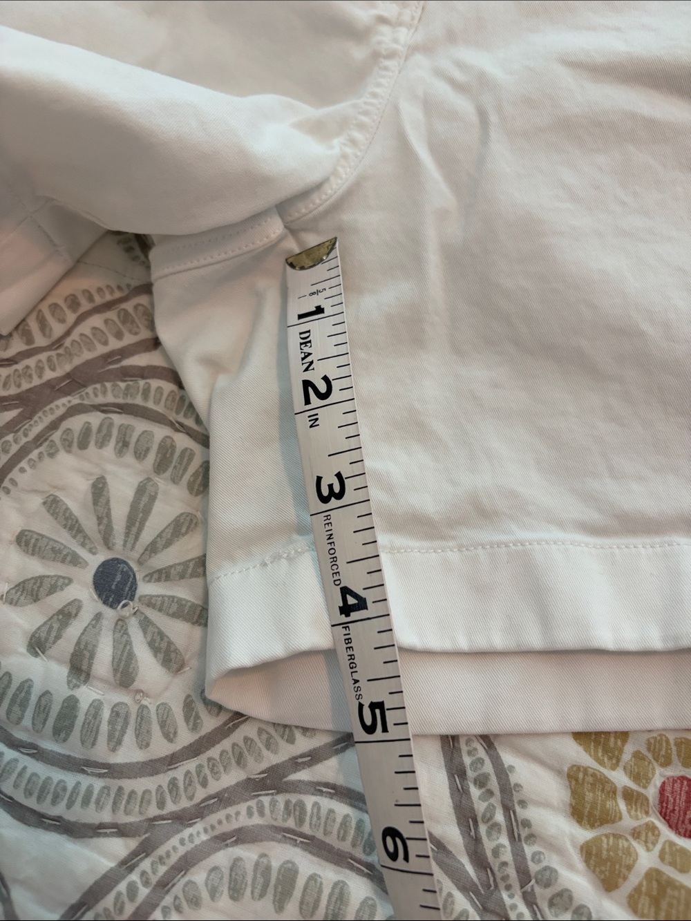 Vineyard Vines white shorts, size 6. - Picture 7 of 9